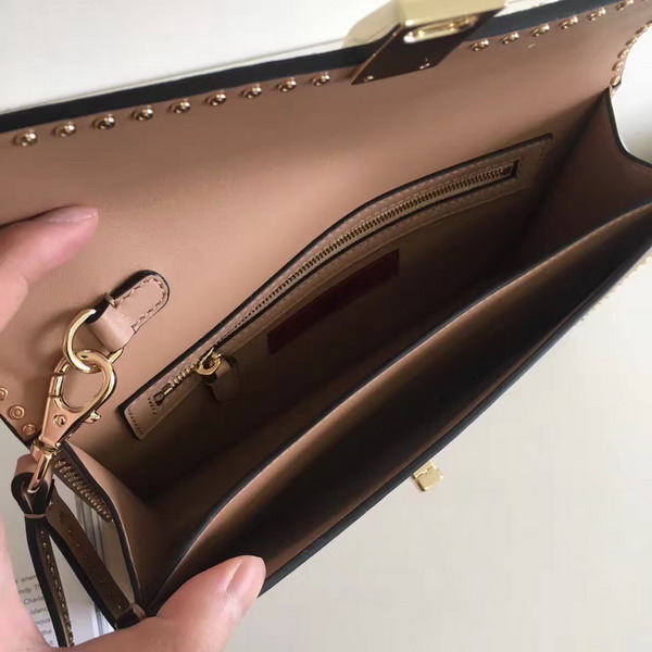 Valentino Garavani Rockstud Clutch in Nude Nappa Leather For Sale