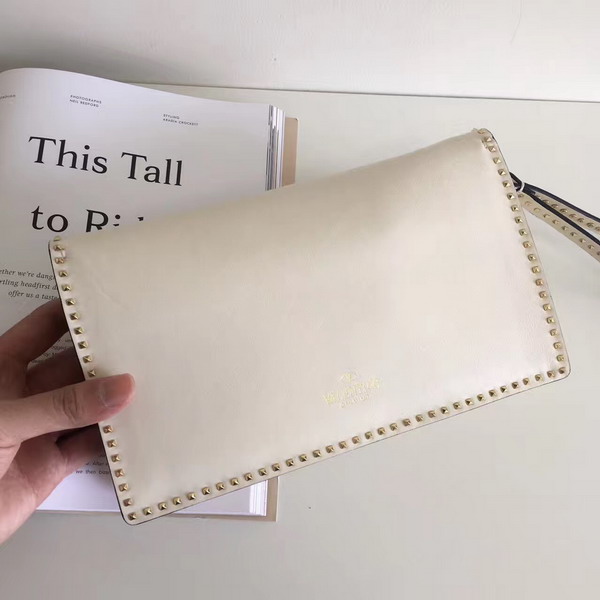 Valentino Garavani Rockstud Clutch in White Nappa Leather For Sale