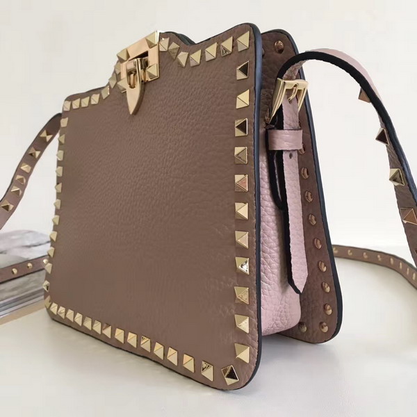 Valentino Garavani Rockstud Cross Body Bag in Light Pink Stampa Alce Calfskin Gold Studs and Metal Hardwares For Sale