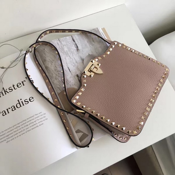 Valentino Garavani Rockstud Cross Body Bag in Light Pink Stampa Alce Calfskin Gold Studs and Metal Hardwares For Sale