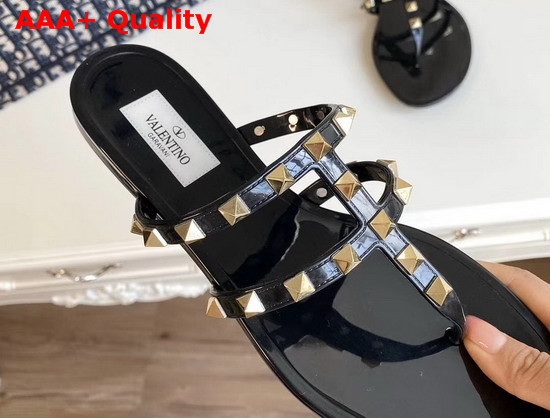 Valentino Garavani Rockstud Flat Rubber Sandal in Black Replica