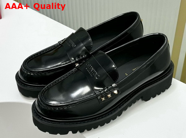 Valentino Garavani Rockstud Loafer in Black Calfskin Replica