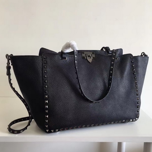 Valentino Garavani Rockstud Medium Tote in Black Stampa Alce Textured Calfskin Gun Metal Studs and Hardware For Sale