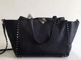 Valentino Garavani Rockstud Medium Tote in Black Stampa Alce Textured Calfskin Gun Metal Studs and Hardware For Sale