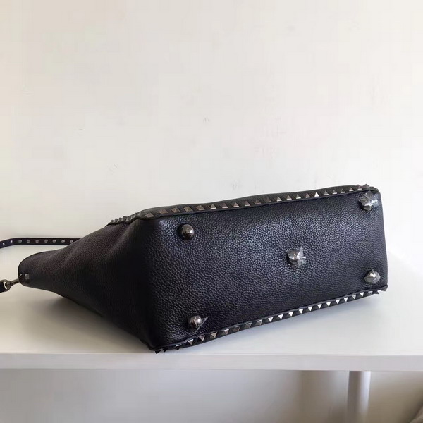 Valentino Garavani Rockstud Medium Tote in Black Stampa Alce Textured Calfskin Gun Metal Studs and Hardware For Sale