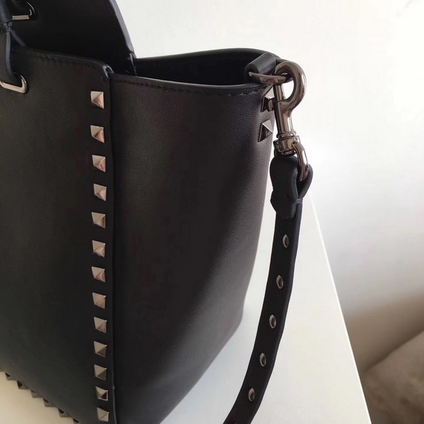 Valentino Garavani Rockstud Medium Trapeze Tote in Black Smooth Calfskin with Silver Hardwares Replica