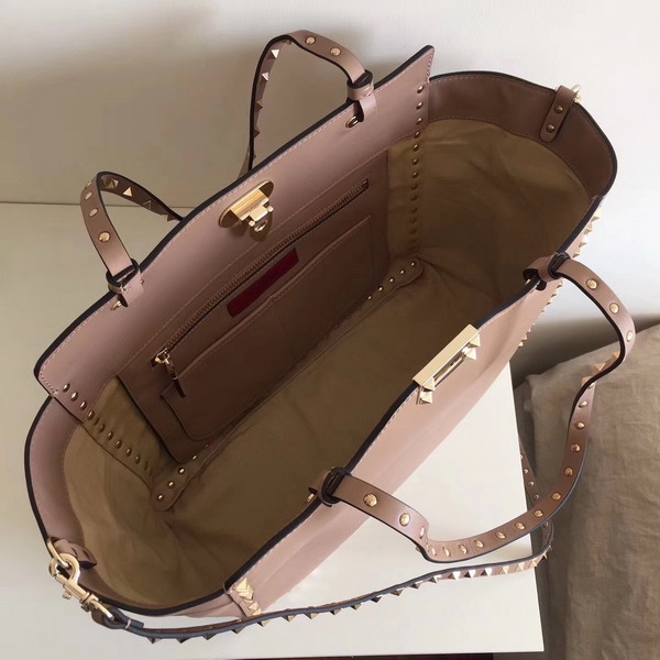 Valentino Garavani Rockstud Medium Trapeze Tote in Nude Smooth Calfskin with Gold Hardwares Replica