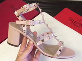 Valentino Garavani Rockstud Sandal in Pink Calfskin Leather For Sale