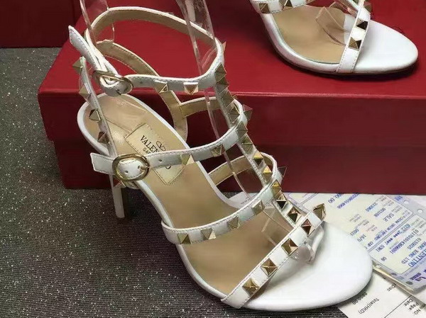 Valentino Garavani Rockstud Sandal in White Calfskin For Sale