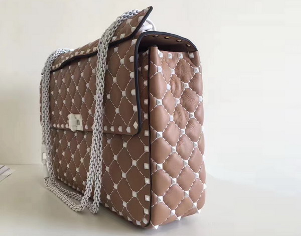 Valentino Garavani Rockstud Spike Chain Bag in Nude Soft Lambskin with White Hardwares For Sale