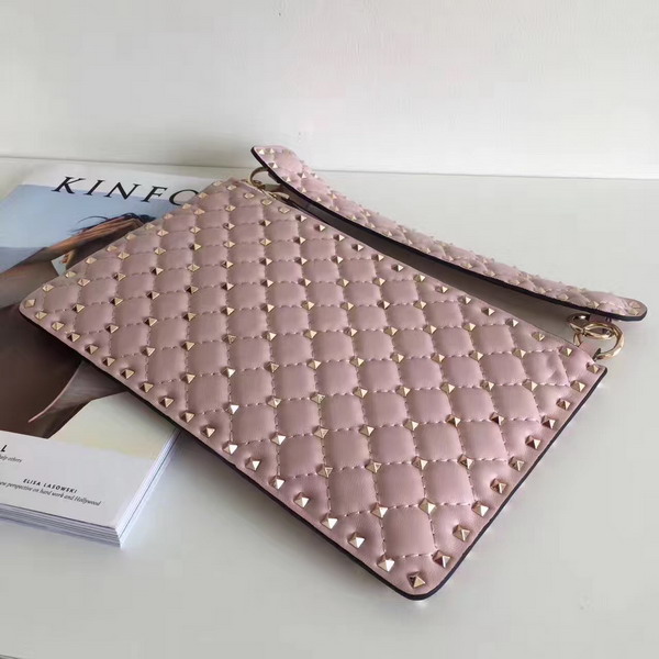 Valentino Garavani Rockstud Spike Clutch in Light Pink Lambskin For Sale