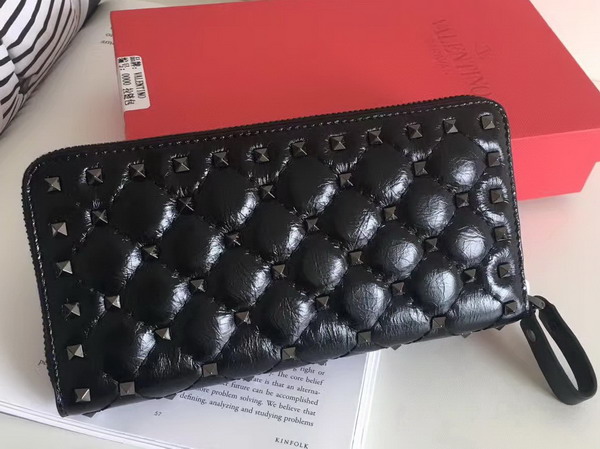 Valentino Garavani Rockstud Spike Zip Continental Wallet in Black Glossy Lambskin Leather For Sale