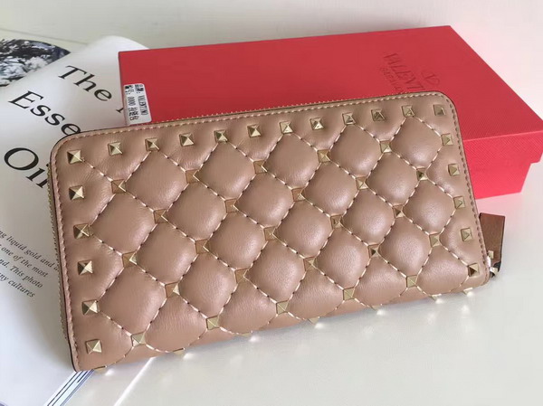 Valentino Garavani Rockstud Spike Zip Continental Wallet in Poudre Soft Lambskin Leather For Sale