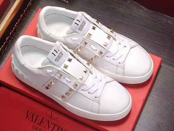 Valentino Garavani Rockstud Untitled Sneaker in White Calfskin Leather For Sale