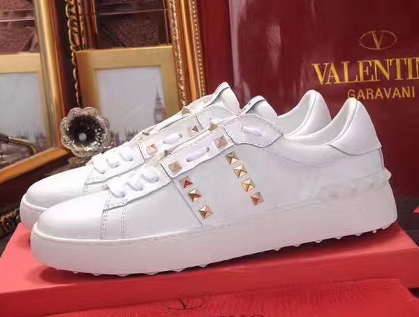 Valentino Garavani Rockstud Untitled Sneaker in White Calfskin Leather For Sale