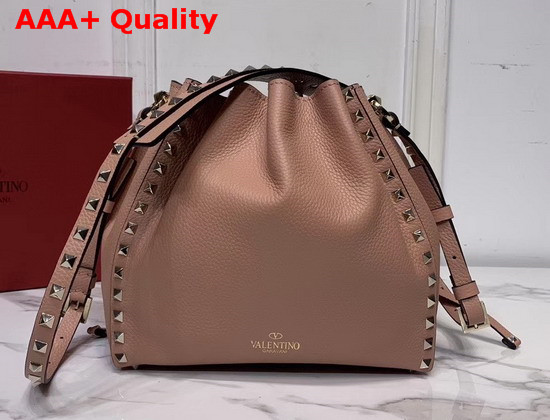 Valentino Garavani Small Rockstud Grainy Calfskin Bucket Bag in Poudre Replica