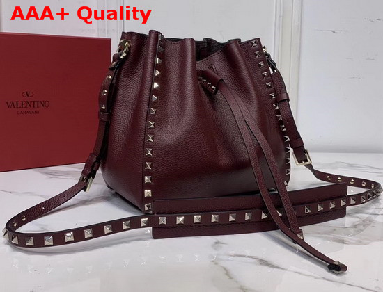 Valentino Garavani Small Rockstud Grainy Calfskin Bucket Bag in Rubin Replica