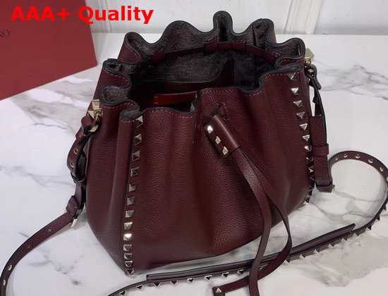 Valentino Garavani Small Rockstud Grainy Calfskin Bucket Bag in Rubin Replica