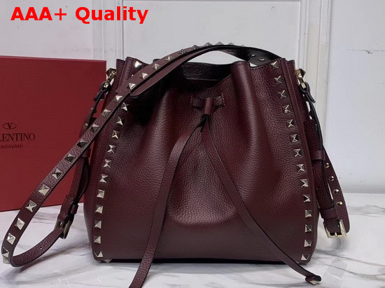 Valentino Garavani Small Rockstud Grainy Calfskin Bucket Bag in Rubin Replica